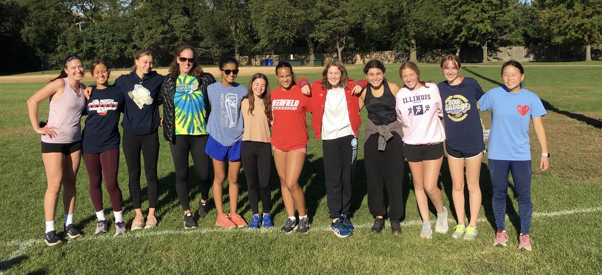 ⁦<a href="/warriorDFDG/">DHS Girls CC</a>⁩ and former ⁦<a href="/109Caruso/">Caruso Middle School</a>⁩ runners came out to cheer on the CMS runners today  #community #carusoway ❤️