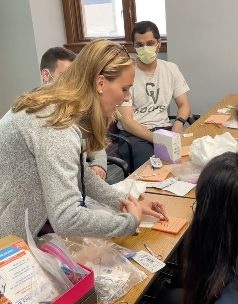 GibbonSurgSoc's tweet photo. Clinical Skills Night prepares MS3 students for their end of surgery rotation clinical exam. Special thank you to our MS4 clinical skills coordinator Zach Mace and education coordinator @itsmaddiesunday for continuing to organize these sessions! https://t.co/n38fATArqx