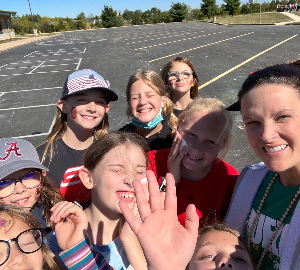 Mrs. Roth tweet media