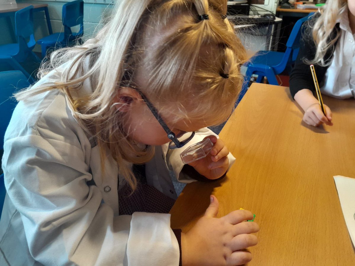 keltyps's tweet photo. P1/2 have been using magnifying glasses and ultraviolet light to germ spot π¦
#WashThoseHands π
#HealthAndSafetyExperts π https://t.co/Md0I0gyGrz