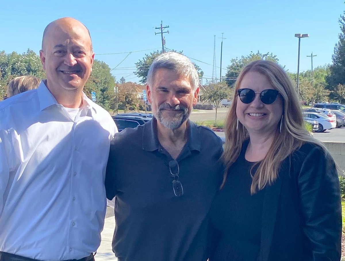 Sup_Rickman's tweet photo. Congratulations to Sierra Ocean Custom Wealth on their ribbon cutting and one year Anniversary celebration.
#escalonca #escalon #sanjoaquincounty #riponca #cityofripon #riponchamberofcommerce https://t.co/qQRVJqEGFg
