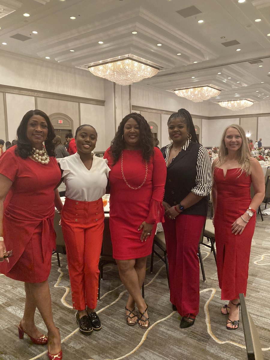 Joann_Massey901's tweet photo. Another fantastic year celebrating @American_Heart 2022 Women of Impact As the outgoing chair special thanks to @ChismHardy for also allowing me to serve.❤️🥰 Job well done Kate, Trey &amp; Team as usual 👏🏽👏🏽👏🏽 #memgored Nominations for 2023 are now open! 👑 https://t.co/Droo986MP8