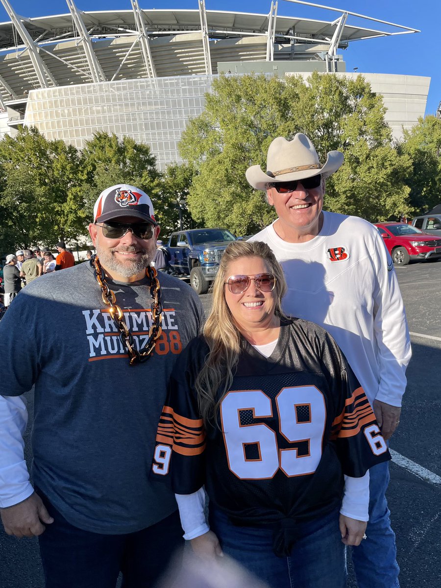 timkrumrie's tweet photo. Randy &amp; Jessica, Krumrie Super Fans. Thanks for stopping by! @Bengals #WhoDey https://t.co/nhwcfQgSPE