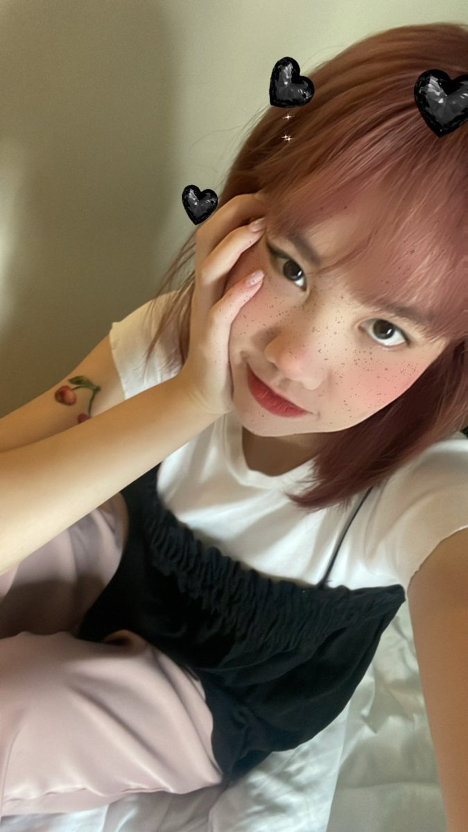 𝖼𝗁 ◞⋆ ( late reply ) tweet media