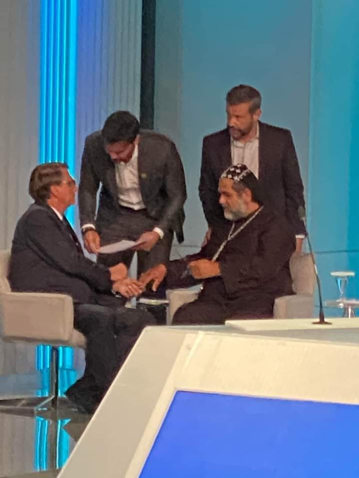 Gabriel33369114's tweet photo. Mandaram ele ir pro inferno, ele foi logo ter uma conversa com o diabo 😳🤣#DebateNaGlobo https://t.co/T6EsvFbman