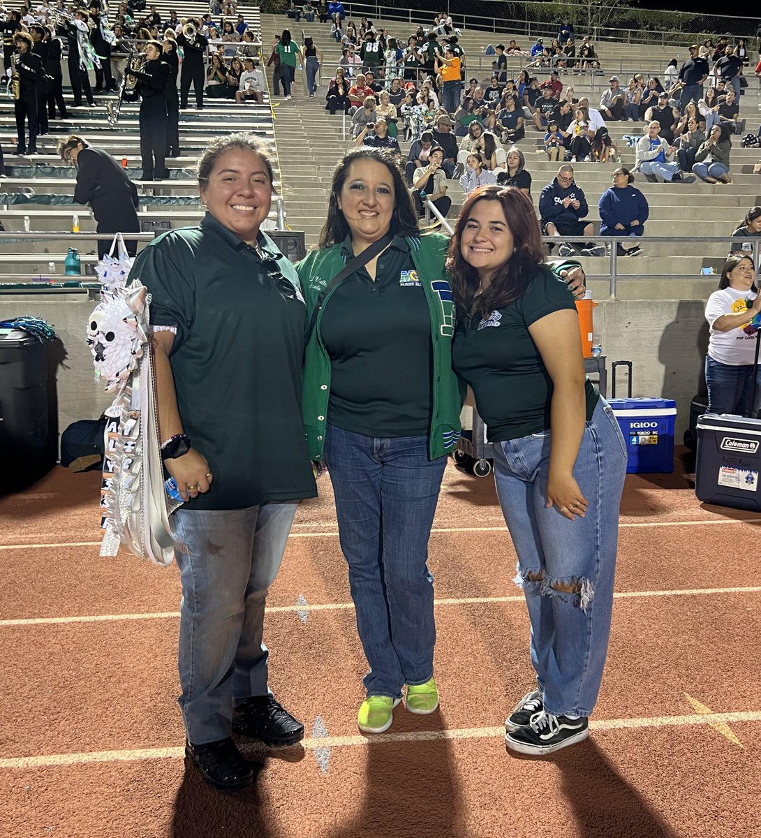 MAcosta_WDSBand's tweet photo. Show Up and Show out day for #MontwoodHomecoming #Triplets in our #RamBandShirts Former #StallionBand and #MHSAlumn #MHS2003 #GT2003 #StallionsUnited https://t.co/XVMrgcVpH5