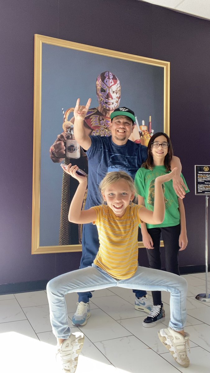 TheDelzySisters's tweet photo. Best dad ever https://t.co/37s0FIrZW4