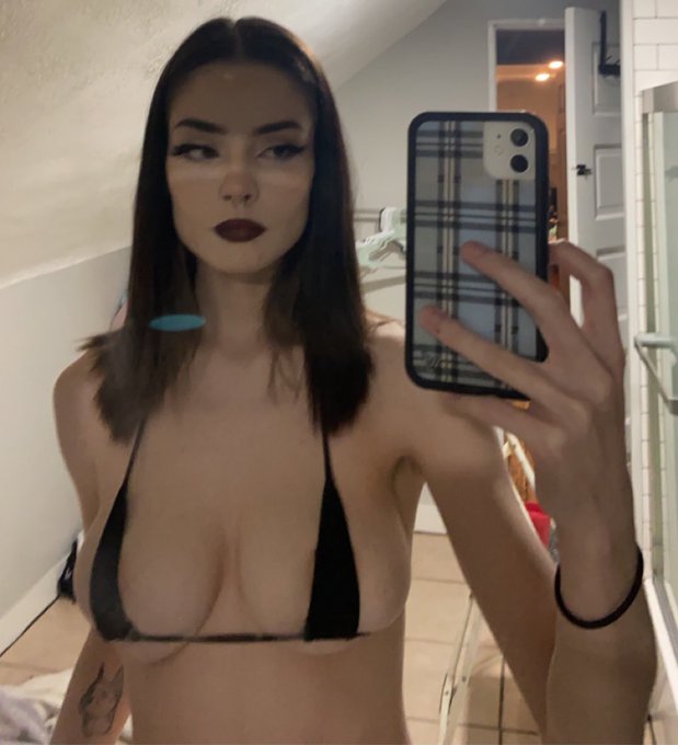 new photo bundle posted on 0F & F*nsly! https://t.co/jQIuctEpGF