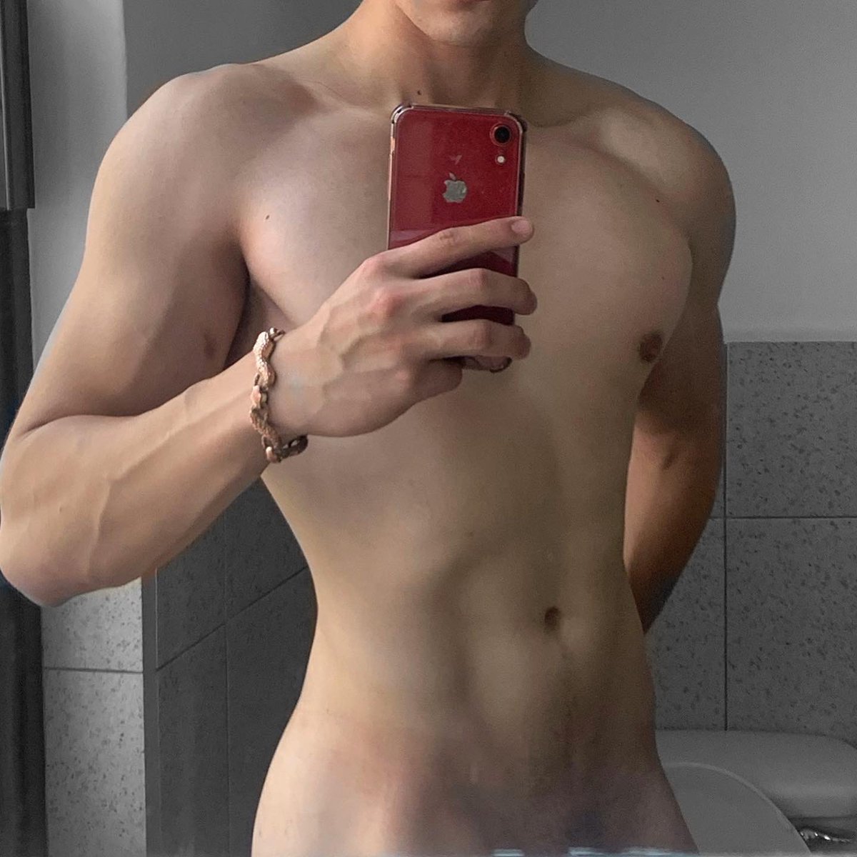 ddidgoixlxs's tweet photo. Body crazy, curvy, wavy, little waist. 💋
#Body #Sexybody #Bodyguys #Gay #Bisex #Hot #Sexy https://t.co/TvQrwEUJf0