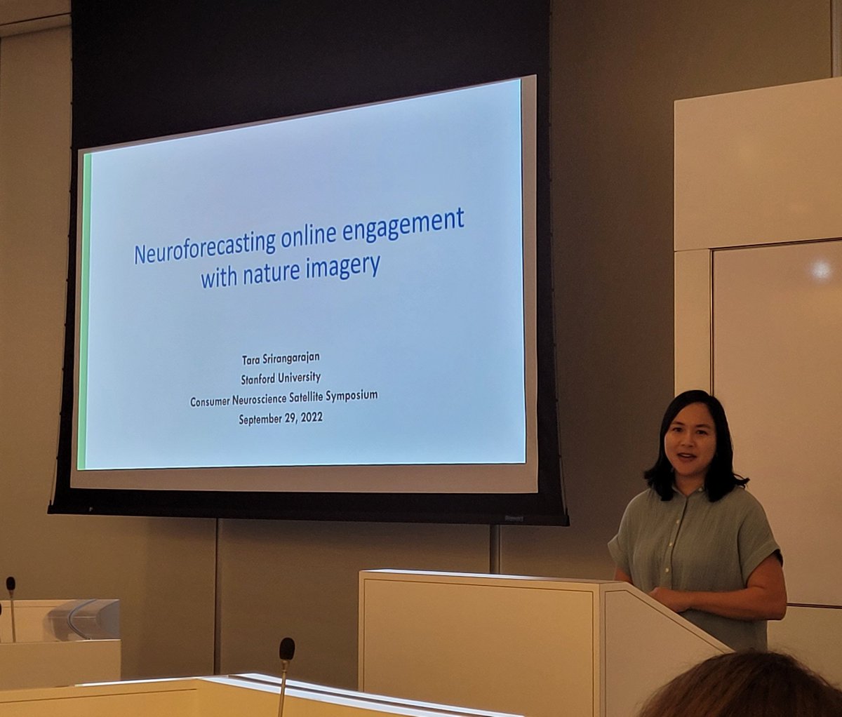 genevsky's tweet photo. Great talk by Tara Srirangarajan on using neural data to forecast engagement with nature images
#spanlab #sne2022 @knutson_brain https://t.co/Qg7xKBidEP
