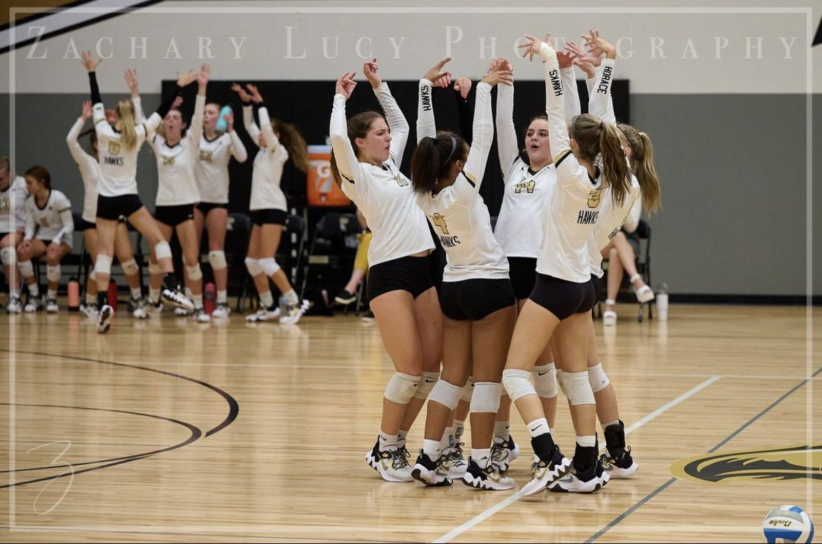 REVERSE SWEEP🧹 Hawks battle back and beat Fargo North 3-2!! #setthestandard