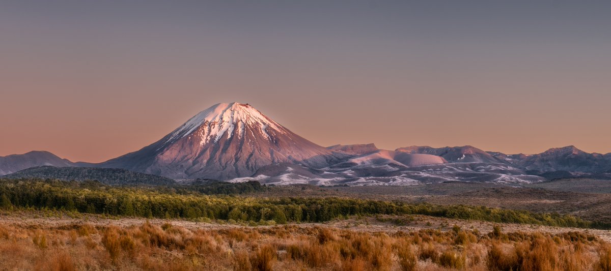 L3nsCap's tweet photo. @filtheshoot One of my favorite places on earth. Mt Ngauruhoe better known as Mt. Doom in lord of the rings https://t.co/6GQSsmPcYv