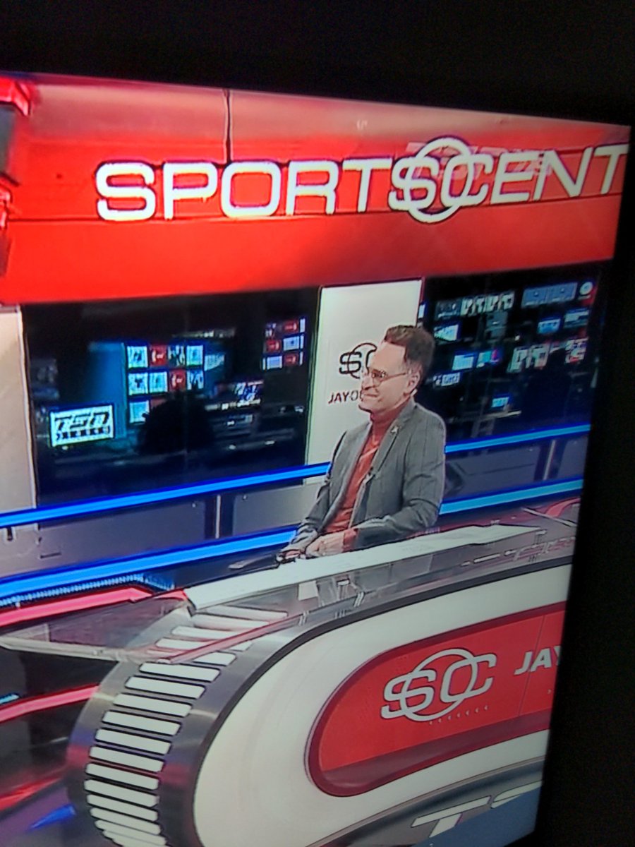 Hey @jayonrait and @tsn
Does #EvanPeters know you stole his #DahmerNetflix glasses??? Where can I get a pair??? 😆 I need these!!!
#tsn #SportsCentre