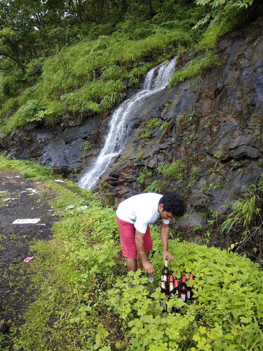 dharmeshbarai's tweet photo. 17th #WaterfallCleanupDrive at Bhekare Waterfall, Bhivpuri-Karjat
The beautiful waterfall surrounding has been messed up by some irresponsible visitors, have to clean it up & restore the beauty.
#BringYourTrashBack
@HelloMTDC @sumrag @sudhirchaudhary @ParveenKaswan @moesgoi https://t.co/lK3fTcM361