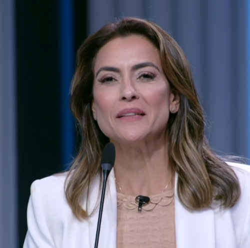 sboficial's tweet photo. Simone: "Candidata Bolsonara, perdão, Soraya. Jamais te desrespeitaria dessa forma." #DebateNaGlobo https://t.co/VqVjnqEzbZ