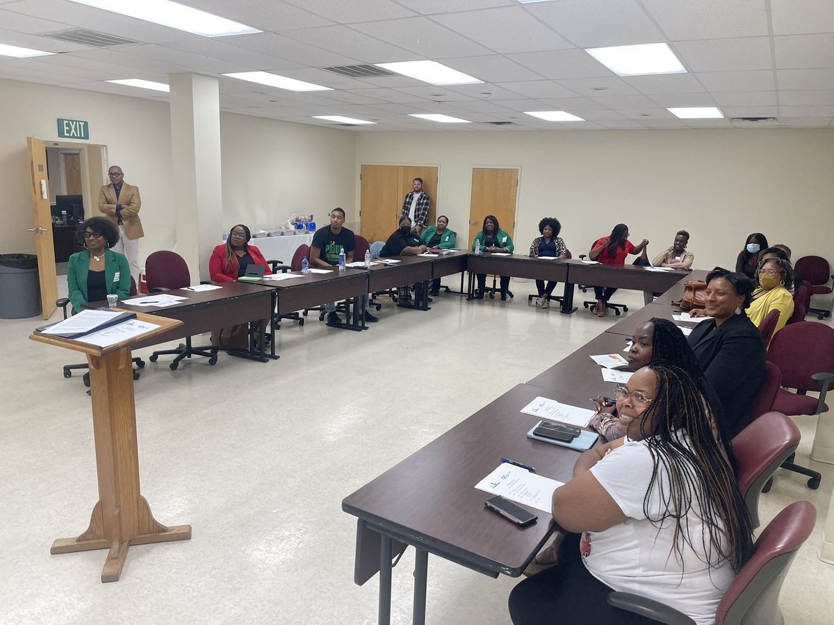 KierreRimmer1's tweet photo. The National GEAR UP Week celebration continued today as we celebrated all of our great partnerships
#WoodwardHines #Get2College #Tutorcom #GEARUPpartnerships #GUweek #GEARUPworks #AllMississippiDeltaGEARUPschooldisticts #DeltaStateUniversity #FoundationForTheMidSouth https://t.co/O22WDKxh9U