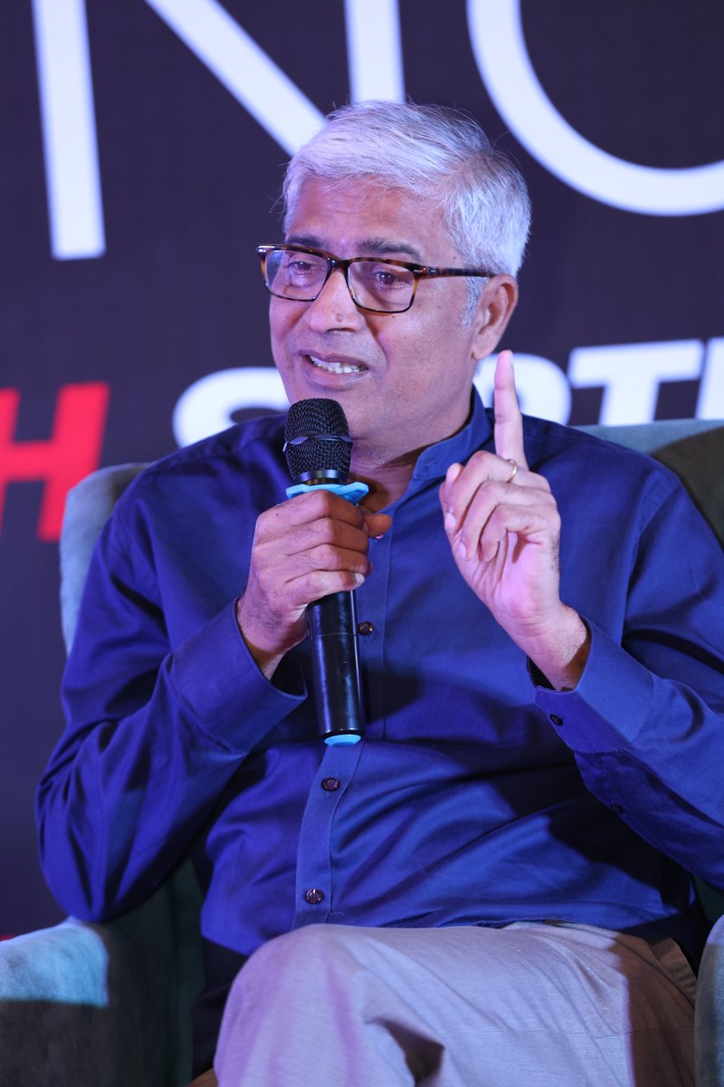 jawahar4's tweet photo. Speaking at the #proficorn #startup conclave #drjawaharsurisetti @startupindia @minmsme @PowerStartup_In @FollowCII @ficci_india @CIIEIndia @startup_mission https://t.co/SxQZOLSEeF