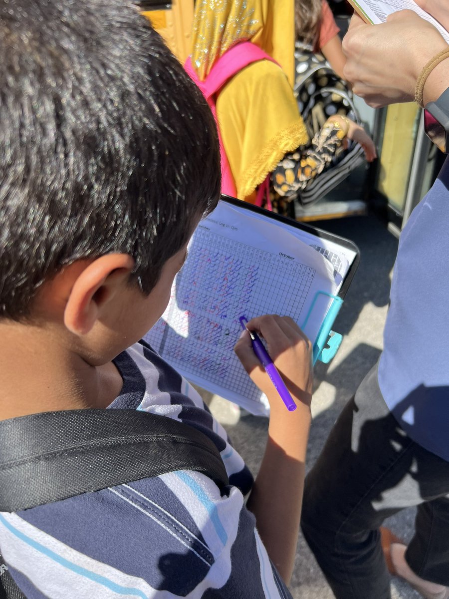 misspopowitz's tweet photo. Clearly we take our job as Bus Duty Helper VERY seriously! I love seeing leadership and responsibility in my third graders. #RootEdcoloniesnorth #NISDIgnited https://t.co/Yh2OJIJIHj