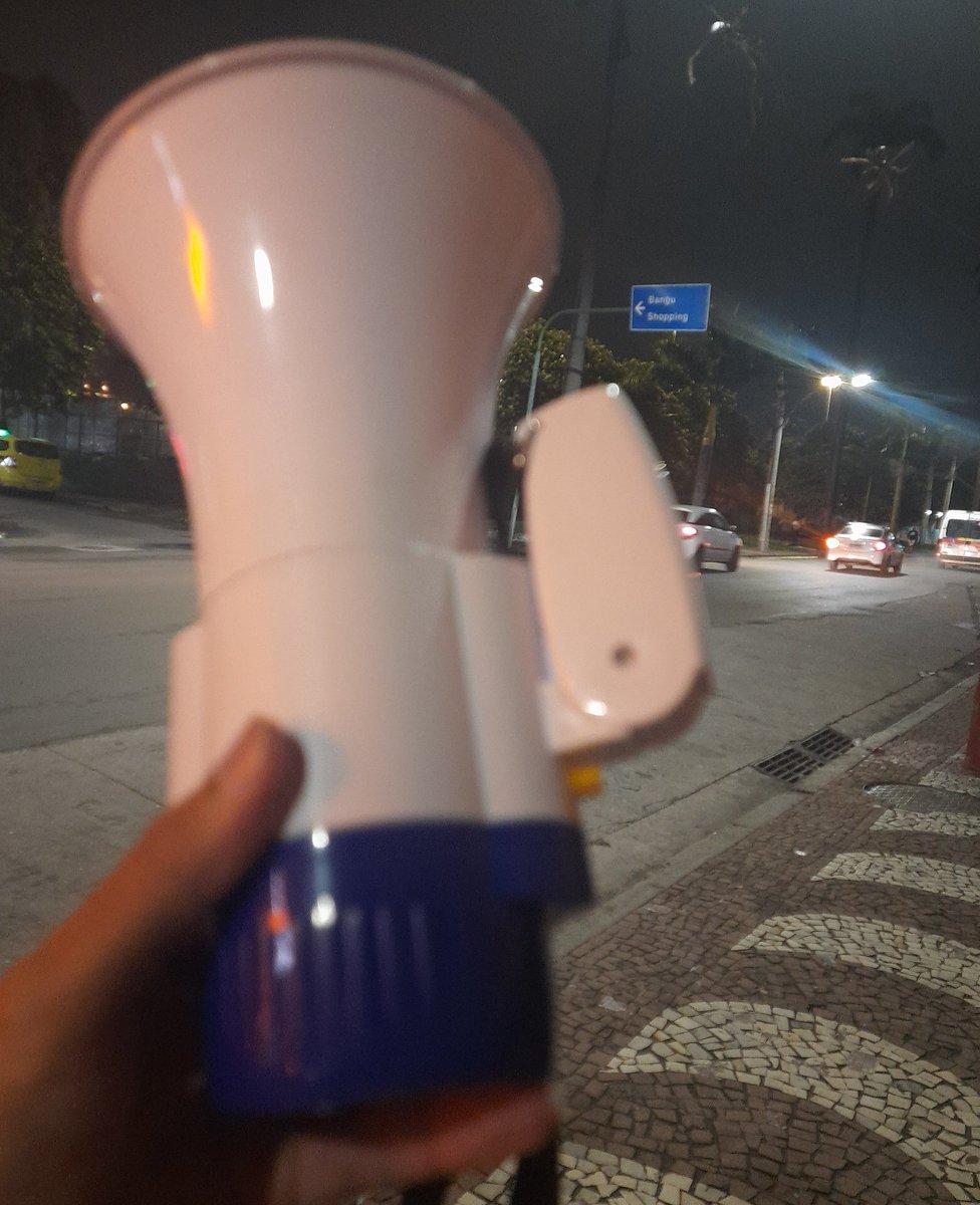 gustavopedrobr's tweet photo. Descarregamos o megafone hoje no Calçadão de Bangu! Guerreirinho demais esse integrante da célula da ZO!
Amanhã tem mais!
#GustavoPedro2121
#BancadaPoderPopular
#ToComOBigode https://t.co/mTc0SXgnz7