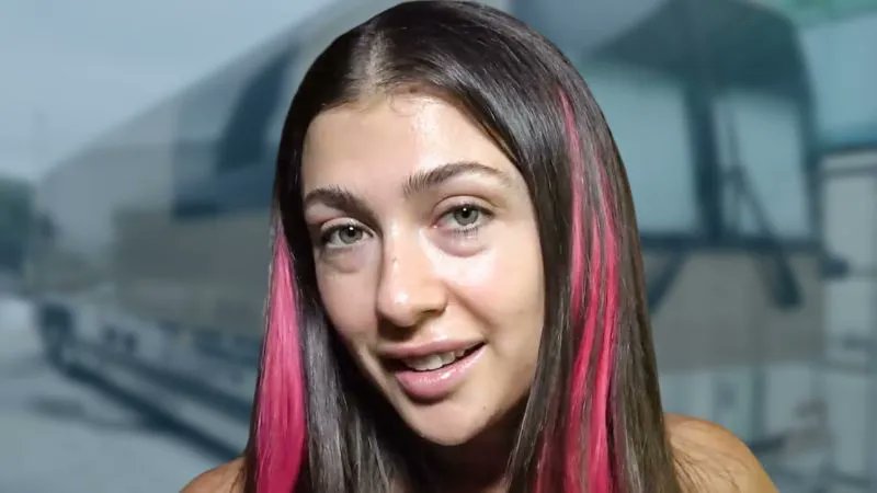 DigitalTourBus's tweet photo. .@LeahKateMusic (@10kProjects) shows off the bus she was traveling for her tour with @ChaseAtlantic! Watch the video at https://t.co/MtkdqOGB3E 

#leahkate #chaseatlantic #10kprojects #digitaltourbus #businvaders #tourbus #buslife #musicianlife #singerlife #tourlife #popmusic https://t.co/BptiJouKmR