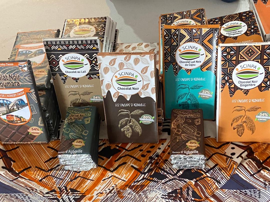 SCINPA2's tweet photo. Découvrez le chocolat au gingembre, au sésame, à la noix de cajou et au "soumbara" des producteurs d'Agboville et retrouvez nous sur notre stand aux #jncc_2022
https://t.co/y0sc2dbnnB
https://t.co/EWnfn7AKvr https://t.co/1LFa28W3hg