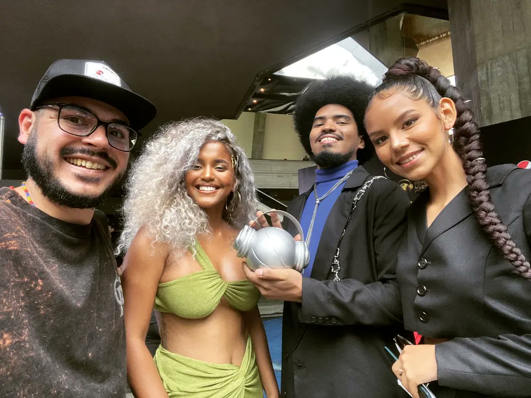 Con el campeón del pueblo 🏆 <a href="/UnTalYupi/">Un Tal Yupi</a> 🤘🏼 #premiospepsimusic