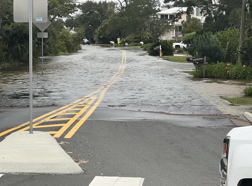 citybwkga's tweet photo. Here are some recent photographs of a few areas that have been impacted by high tides, higher water levels, and flooding. Remember that the non-emergency phone number to call for downed trees, power lines, and other non-life-threatening issues is 912-554-7111 https://t.co/eqZqoCqRgQ