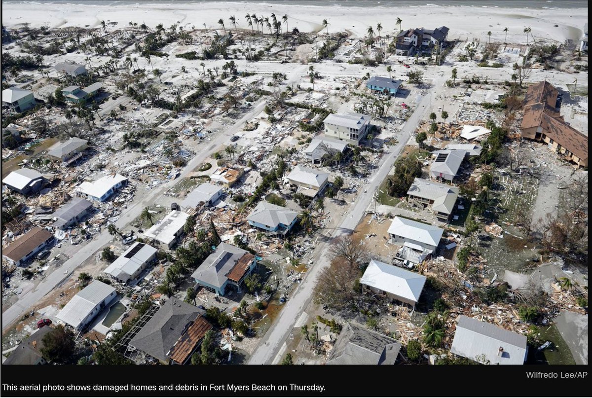 CNN's tweet photo. In photos: Hurricane Ian pummels Florida https://t.co/WrfM2u10Nr https://t.co/BIqaLrcDD0