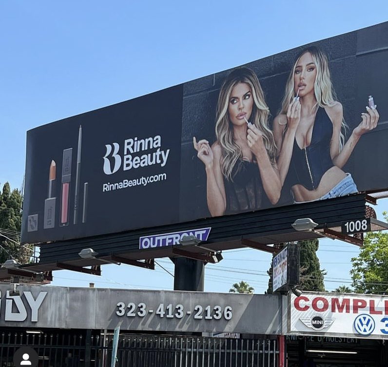 tompkins_al's tweet photo. Rinna: Kathy is so jealous of the Kardashians 

Also Rinna: 
#RHOBH https://t.co/D5wtYhhTiW