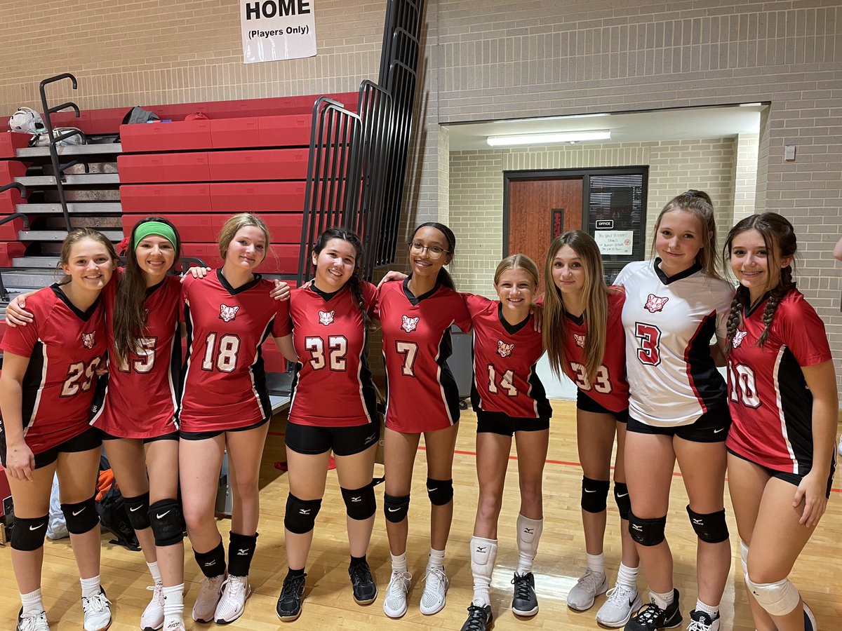GWLee10's tweet photo. 8th grade C Team for the win in two sets. 25-15 and 25-19. Great job ladies! @curtiscougars https://t.co/j45RvADbjU