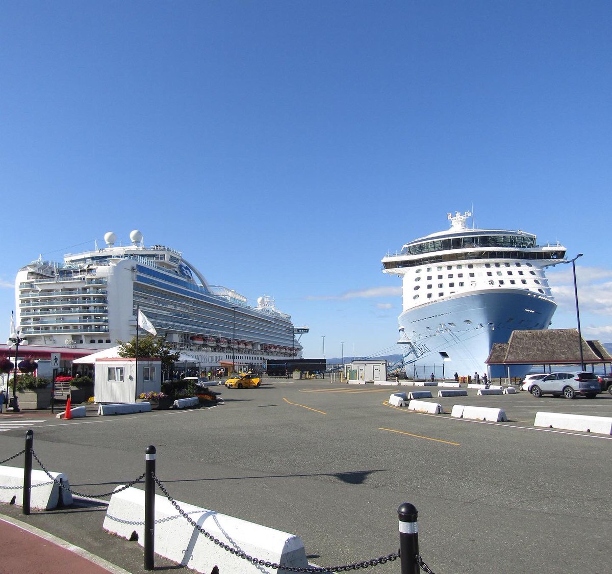 wyarreden's tweet photo. A beautiful day today in Victoria BC onboard “Ovation of the Seas”. 🛳🇨🇦 

#RoyalCaribbean #RoyalCaribbeanOvationOfTheSeas  #OvationOfTheSeas #DunkFamily #Wyarreden #RCL https://t.co/ZQhhESy2DY