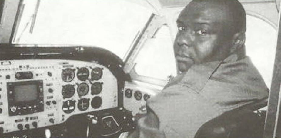 benbabunga's tweet photo. CE JOUR-LA... 30 sept 2000, pendant que la ville de Gemena s'apprête à célébrer le 2è anniversaire de la création du MLC, JP Bemba échappe de justesse aux bombardements opérés par l'aviation de LD Kabila. Il parle de cet épisode dans son livre "LE CHOIX DE LA LIBERTE", P37. https://t.co/9r4u6NxMs2