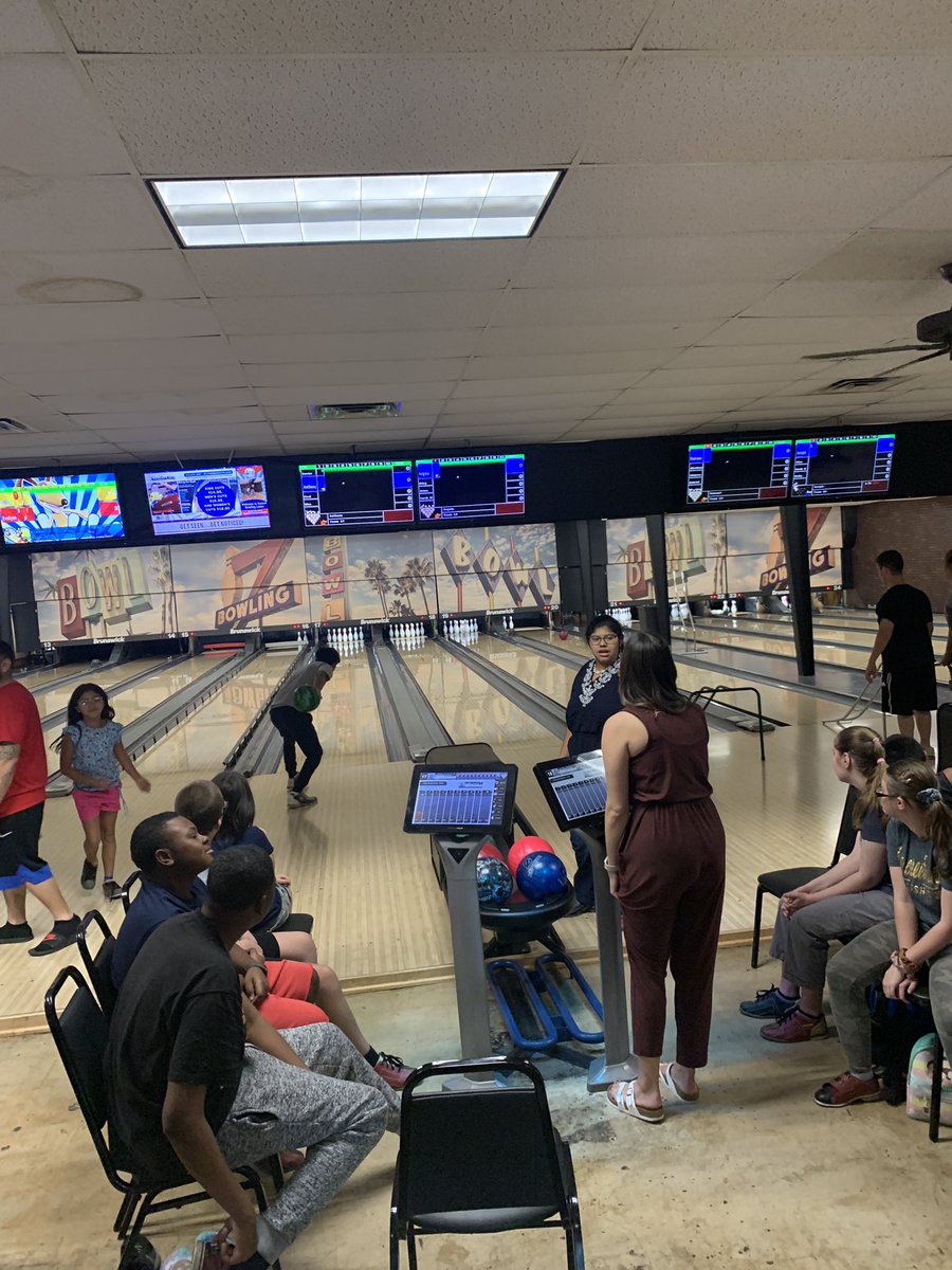 SMCISDsped's tweet photo. Special Olympics bowling practice @sunsetbowling These amazing staff members volunteer to continue teaching during sporting events. @unleadedfewell @SMCISD_Rod @MillerSMCISD @SMHS_SMCISD #proud #sotx #dedication #allstudents #bowlingisfun https://t.co/5lukh8CPW9