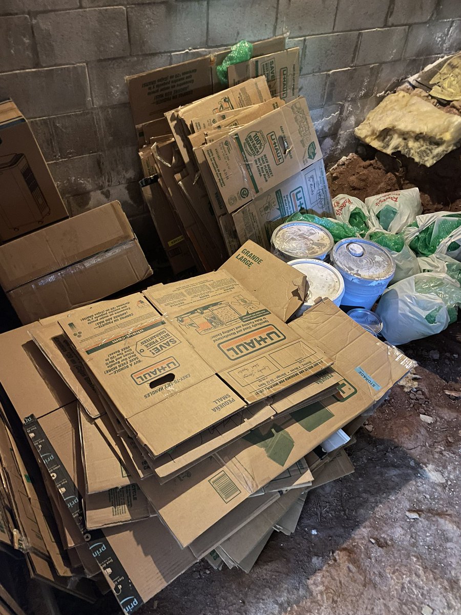 jmcdanielx's tweet photo. Just empty boxes, paint, and a few random things in the crawl space (the very tall crawl space on the garage side). https://t.co/GfVcAJemwc
