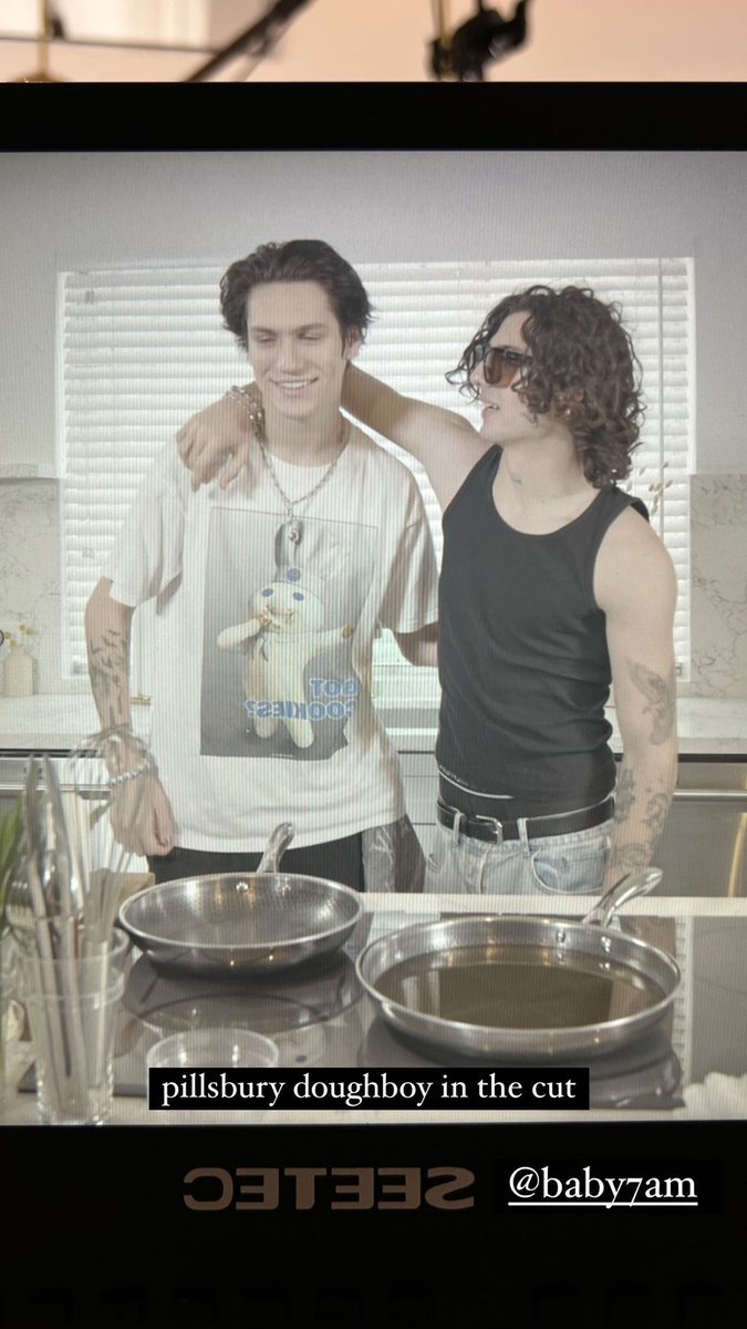 huddyrepublic's tweet photo. .@Baby7am is the new guest of @xhuddy's patreon video series, "Hungry hours". You will be able to watch what is happening soon.🤞🏻🖤
©️: via @/huddy @/baby7am İnstagram Stories
•
•
•
#Huddy #ChaseHudson #Seven #patreon #HungryHours https://t.co/KvHvK9IXEX