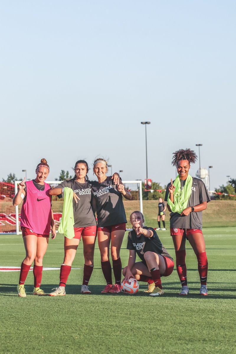 That 𝙗𝙖𝙘𝙠 𝙝𝙤𝙢𝙚 feeling 😁

#BoomerSooner☝️⚽