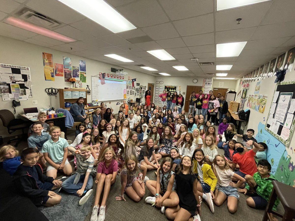 Memorial HS Choir tweet media