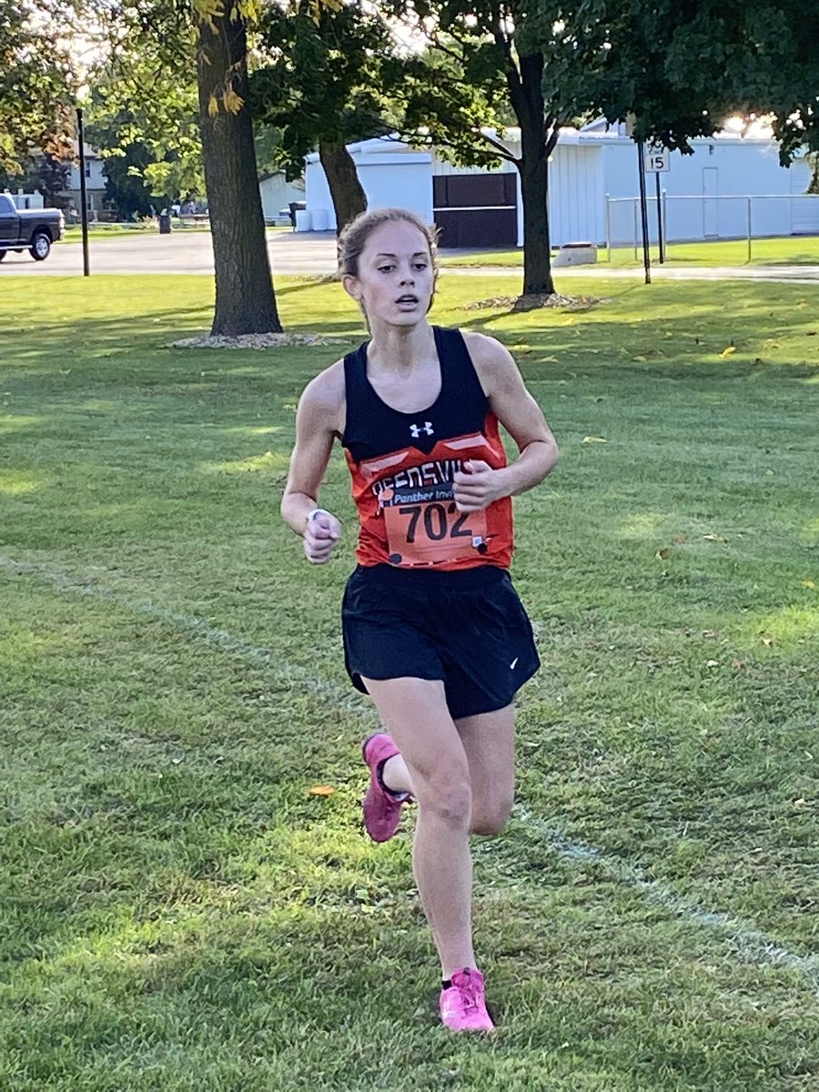 HynekMrs's tweet image. The entire cross country team earned their chocolate milk tonight! Great job out there people! #theyrunfast #couldntgetallthepics #donttouchmyflag #reedsvillesd