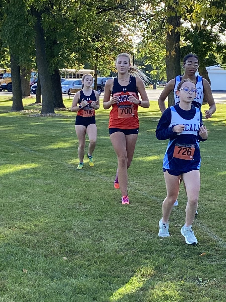 HynekMrs's tweet image. The entire cross country team earned their chocolate milk tonight! Great job out there people! #theyrunfast #couldntgetallthepics #donttouchmyflag #reedsvillesd