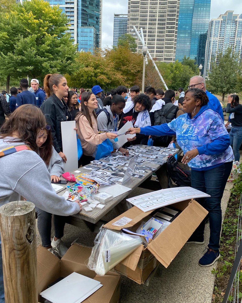AurelioOnCampus's tweet photo. Welcome to the #NLUClassof2026! @NationalLouisU caps of #NLUWelcomeWeek with ##NLUEagleFest in @MaggieDaleyPark, just one example of how @Chicago serves as our extended campus! https://t.co/csAfzqNuAe