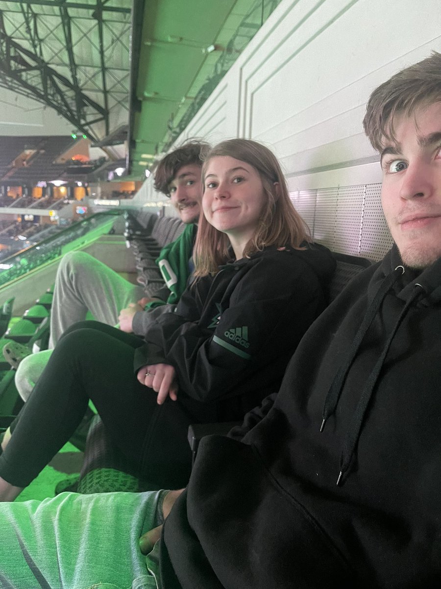 tlsimmons3's tweet photo. @TexasHockey Go Stars!!! https://t.co/PiSTfS8PD3
