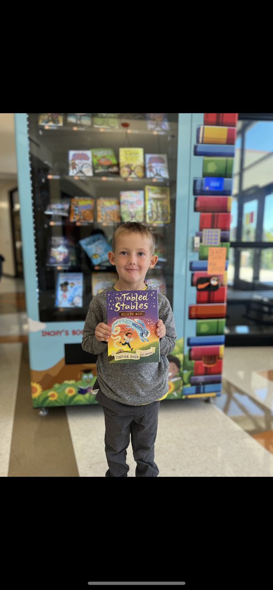 EastElementary's tweet photo. #readers #leaders #EastLeads These kids have gone “above and beyond” in school. #Bookvendingmachine https://t.co/DCaobsQai6