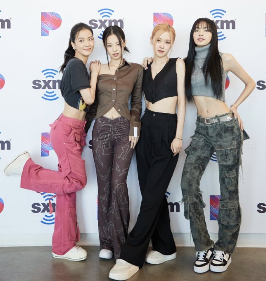 chaelisugh's tweet photo. cant believe i woke up today atleast blackpink exists https://t.co/rAopg70TJt