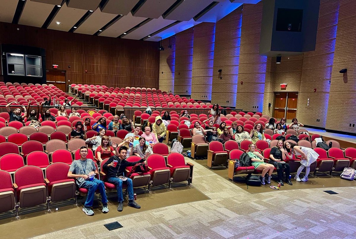 Weiss Theater tweet media