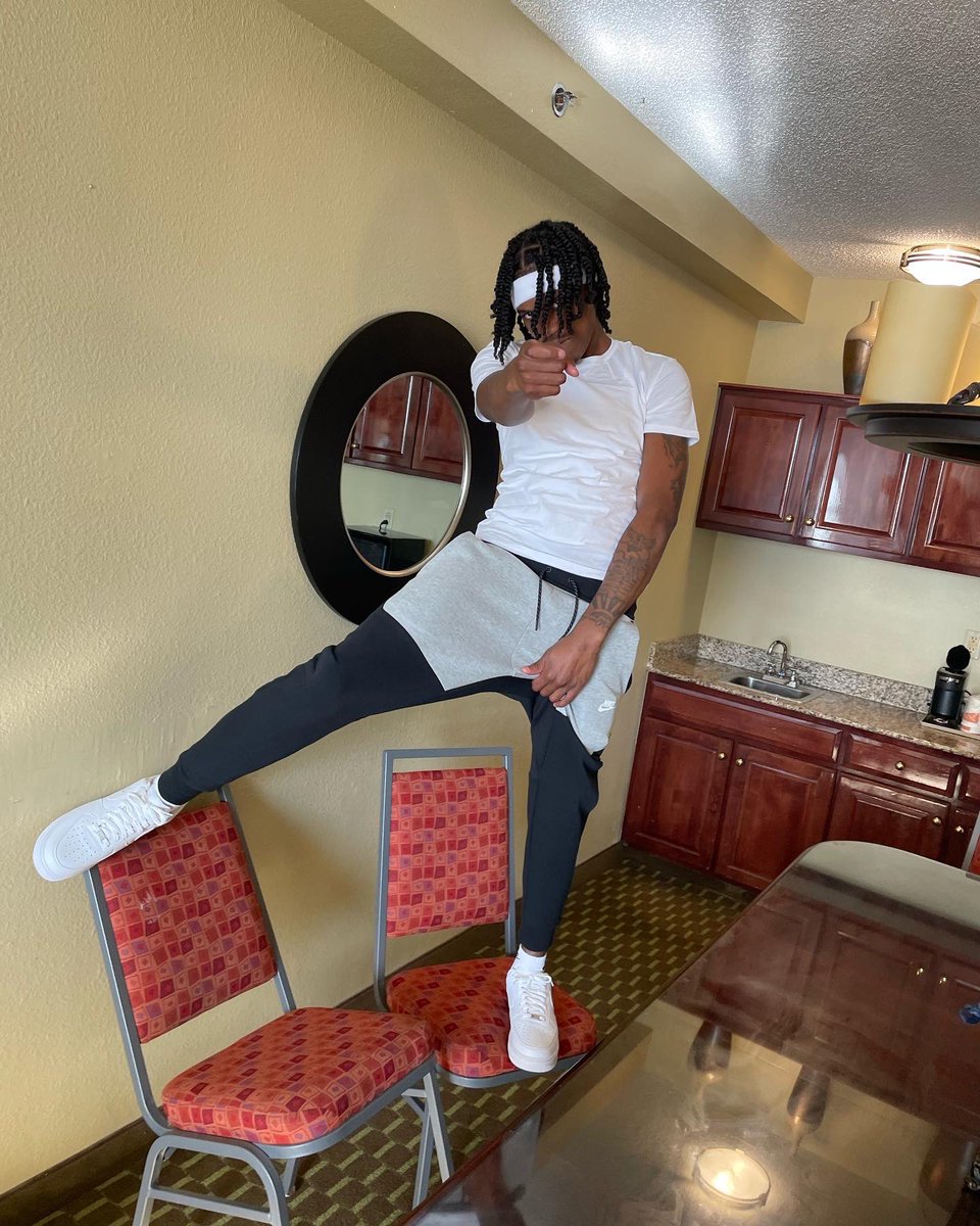 bostruck7's tweet image. I be trynna chill 😂😅 but that beast come out sometimes.. I’m back and I’m standing on everything 🙈🔋💥💥💥
#FirstWeekOut #K4C