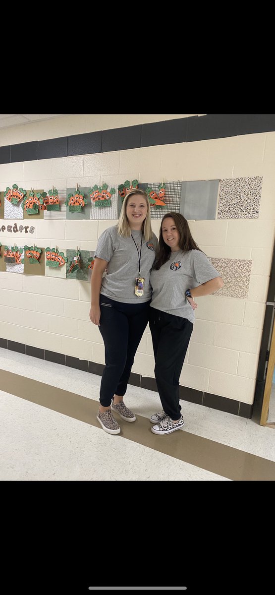 EastElementary's tweet photo. #EastLeads #Homecomingweek #Gotigers https://t.co/agX80TKwoQ