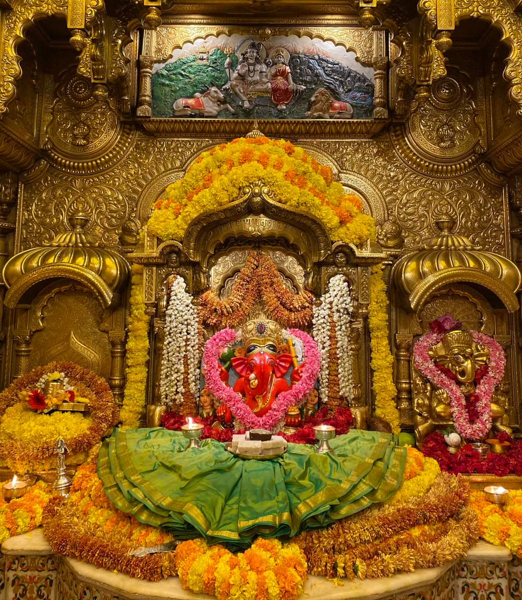 banke_shri's tweet photo. जय श्री सिद्धिविनायक 💛🙏 https://t.co/kMEhPibL4D