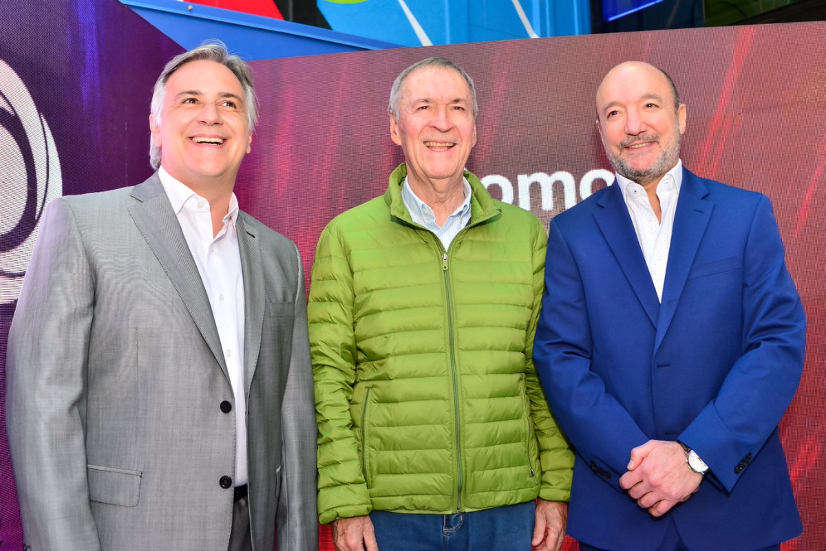 MartinLlaryora's tweet photo. Esta es una empresa local que potencia la economía del conocimiento, fue fundada en nuestra ciudad y no para de evolucionar. La firma es especialista en experiencia del cliente y desarrollo de tecnología e innovación. Con 25 años de historia, #Evoltis posee 1800 empleados. https://t.co/vyEZTtD7Sr