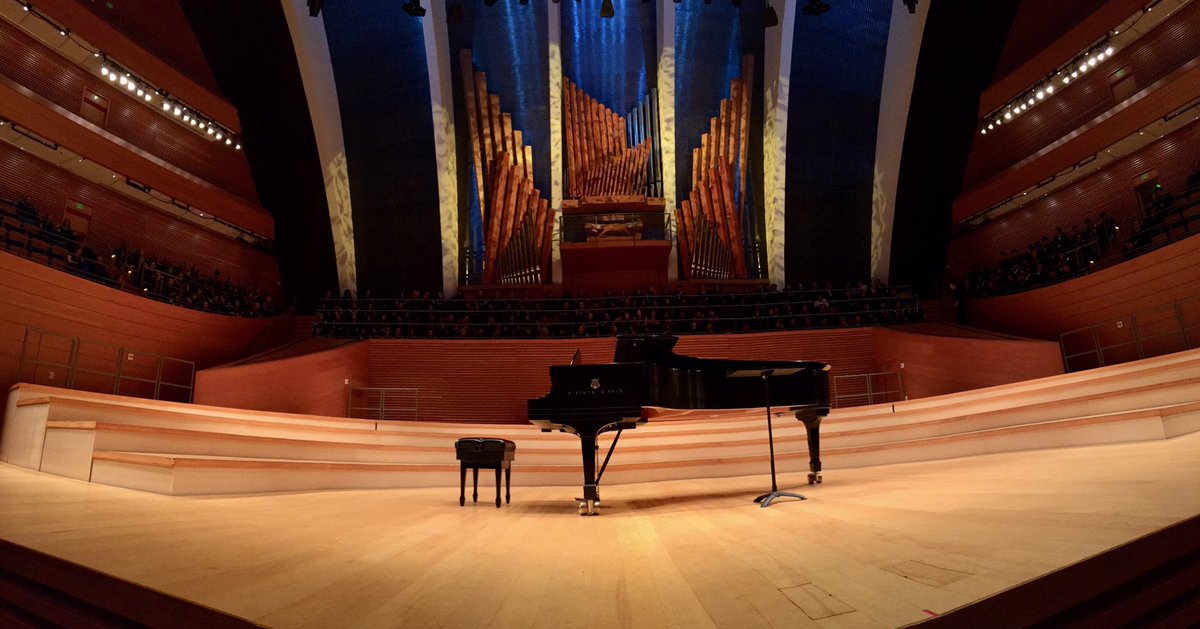 Choir_BHS's tweet photo. Belton Singers at Kauffman Center. Concert about to start. https://t.co/pNozfeHlqN