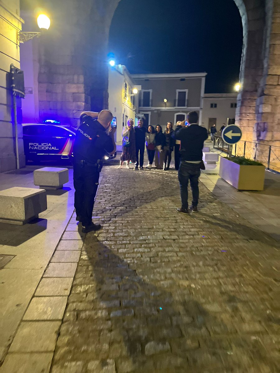 Desese11's tweet photo. @policia https://t.co/6BQm06DNak